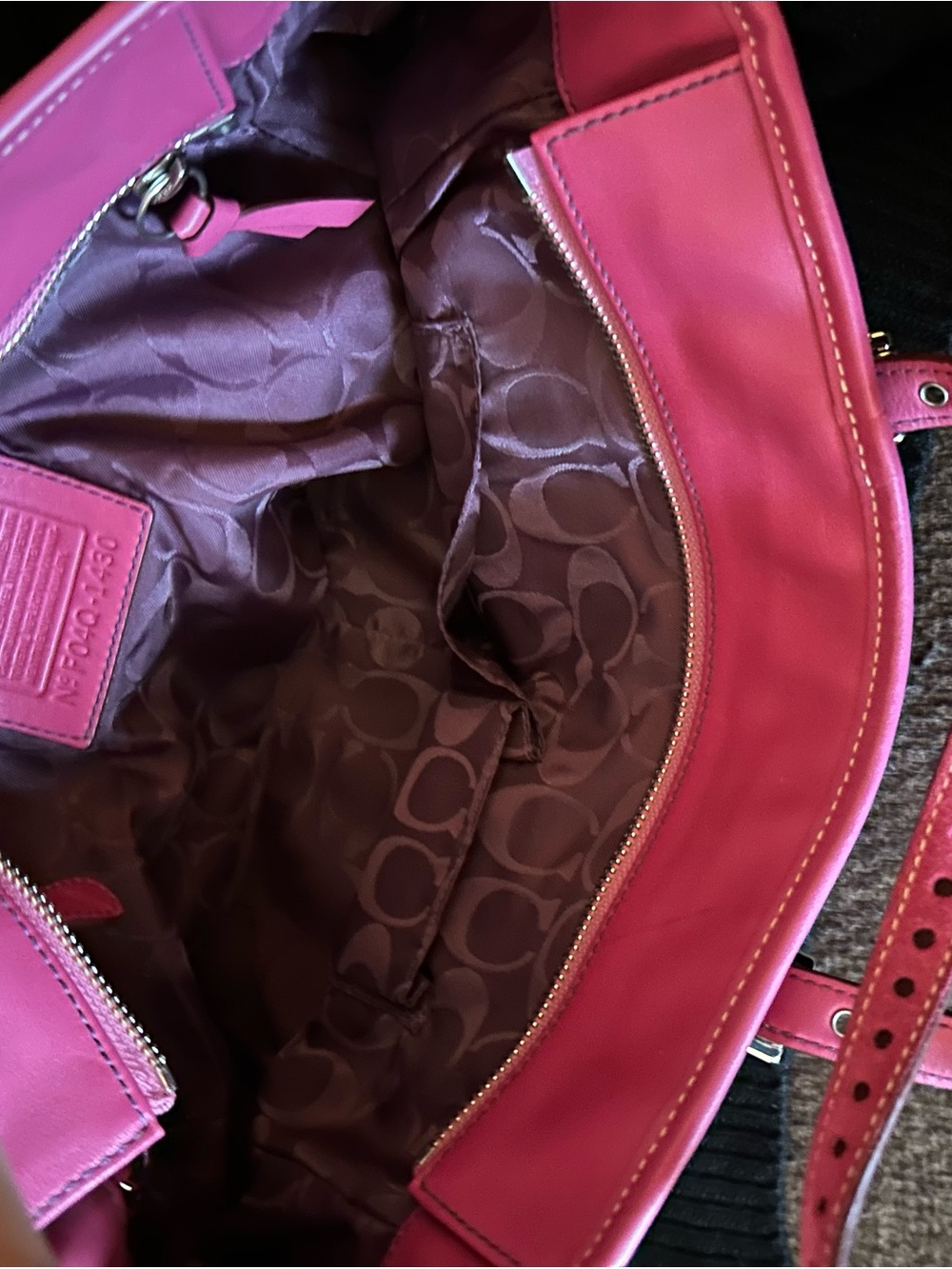 COACH Suede Shoulder Tote in Vibrant Pink y2k - Picture 7 of 8